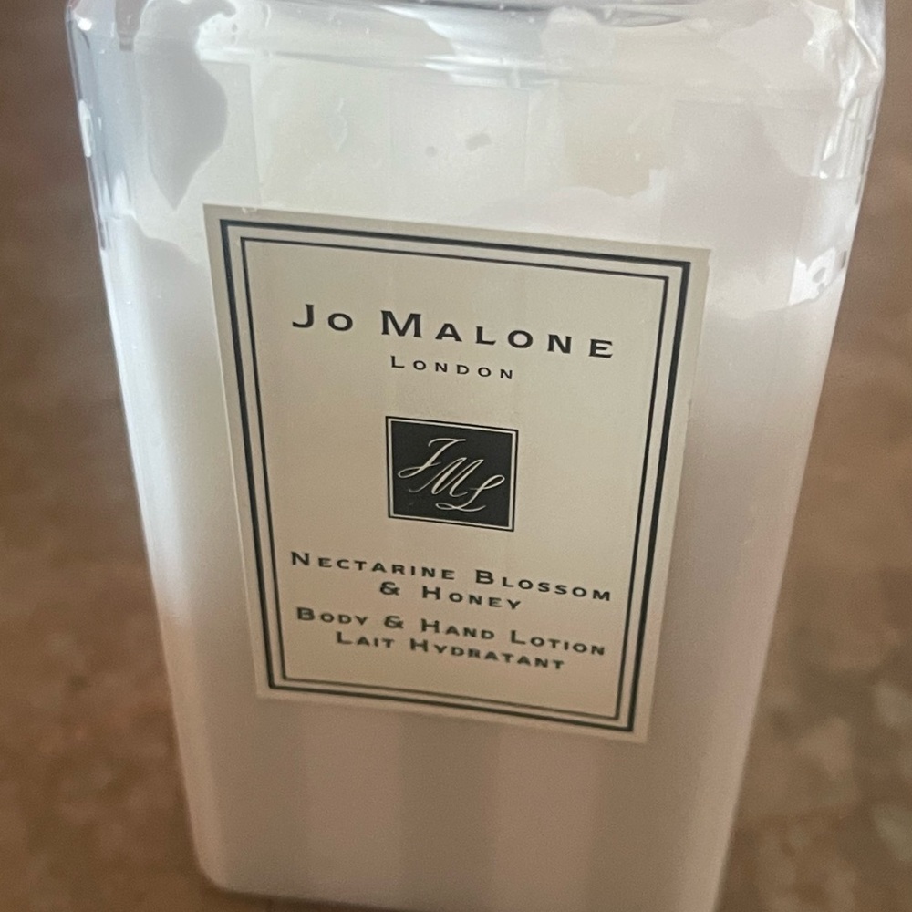 Jo Malone Necterine Blossom and Honey body lotion